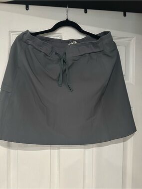 Women’s Active Drawstring Skort in Gray